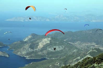 18'İnci Uluslar Arası Ölüdeniz Hava Oyunları Festivali Başladı