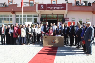 Çankırı'da Şehit Ve Gazi Ailelerine Bisiklet Hediye Edildi