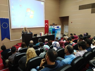 Diyarbakır'da Temiz Ve Alternatif Enerji Paneli Düzenlendi