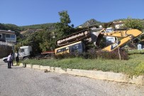 TIR ŞOFÖRÜ - Freni Boşalan Tır, Faciaya Yol Açıyordu