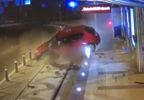 CAHAR DUDAYEV - Hızını Alamayan Araç Tramvay Durağına Çarptı