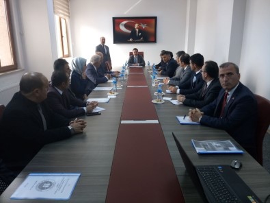 İl Milli Eğitim Müdürü Ercan Yıldız, Narman'da Okul Müdürleriyle Toplantı Yaptı