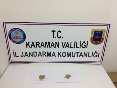 Jandarma, Yolcu Otobüsündeki İki Yolcuda Eroin Ele Geçirdi