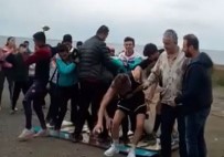 TÜRKİYE ATLETİZM FEDERASYONU - Madalya Töreninde Ağırlığa Dayanamayan Kürsü Çöktü