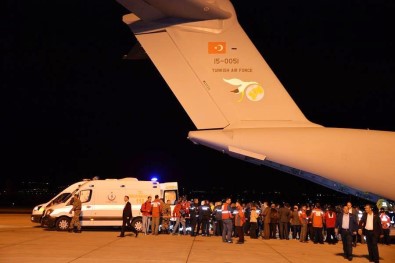 Somali'deki Terör Saldırısında Yaralanan 34 Kişi Türkiye'ye Getirildi