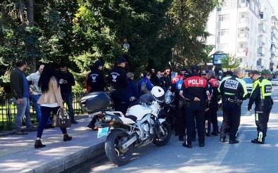 Yunus Ekibi Trafik Kazası Geçirdi Açıklaması 1 Polis Yaralı