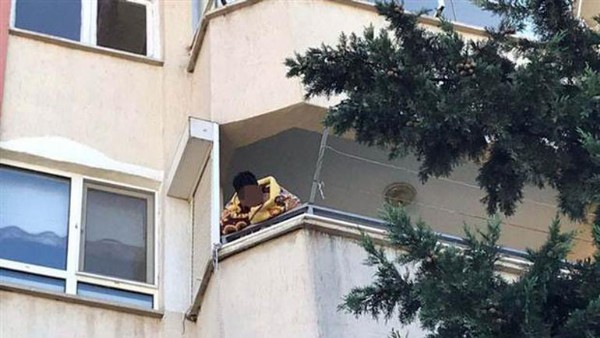 İlişki için gittiği evde gasp edildi