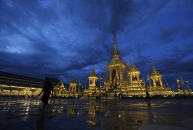 Tayland Kralının Yakılacağı Saray Tamamlandı