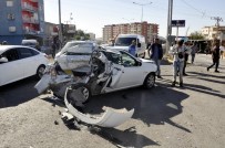 Derik'te Trafik Kazası Açıklaması 4 Yaralı