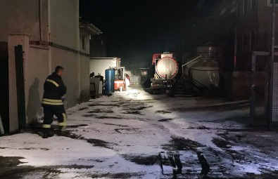 Fabrikada Asit Tankı Devrildi Açıklaması 9 Yaralı