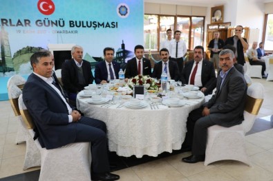 Vali Güzeloğlu Muhtarlarla Bir Araya Geldi