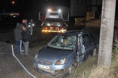 Köpeğe Çarpmamak İçin Kaza Yaptı