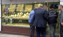 SİLAHLI SALDIRGAN - Şalvarlı soyguncular, kuyumcuyla çatıştı