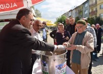 Üç Bin Kişiye Aşure İkramı