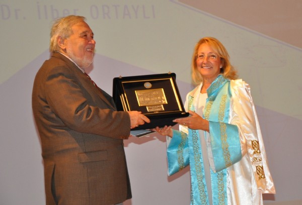 Ege Üniversitesi'nde ilk ders İlber Ortaylı'dan