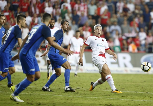 Nasri'ye şok protesto