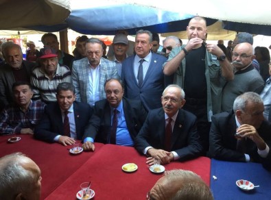 92 Yaşındaki Yaşlı Amca Kılıçdaroğlu'nu Görmeye Geldi