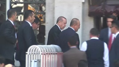 Erdoğan, Bezm- İ Alem Valide Sultan Camii'ne Geldi