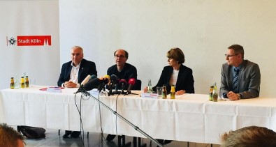 Kırmızı Bültenle Aranan Yazar Doğan Akhanlı Köln'de