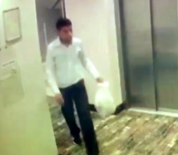 Siparişi Getirdi, Ayakkabıyı Götürdü