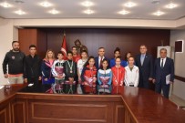 BRANDENBURG - Vali Çeber, Şampiyon Sporcuları Kabul Etti