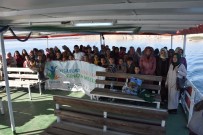 Yetim Çocukların Tekne Keyfi