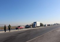 Yolcu Otobüsü Tıra Çarptı Açıklaması 1 Ölü, 23 Yaralı