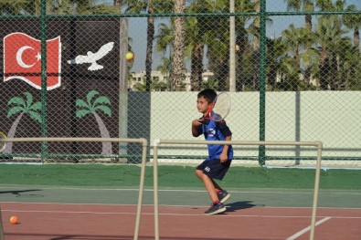 Akdeniz Belediyesi'nin Spor Kurslarına Yoğun İlgi