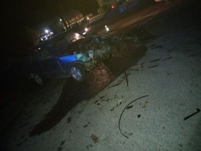 Denizli'de İki Otomobil Çarpıştı Açıklaması 1'İ Ağır 5 Yaralı