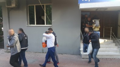 İzmir'in en büyük uyuşturucu baronu ve annesi yakalandı