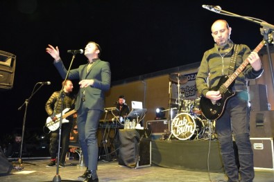 Kozan'da Zakkum Hayranlarını Coşturdu