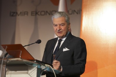 Uluslararası Derecelendirme Kuruluşu İzmir Ekonomi'yi Yukarıya Taşıdı