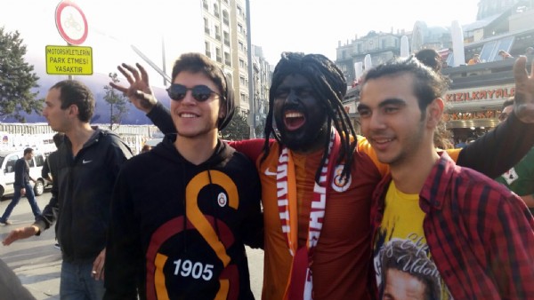 Gomis çılgınlığı sürüyor