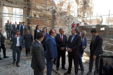 Başbakan Yardımcısı Çavuşoğlu, Enez Kalesi'ni İnceledi