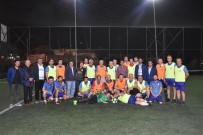 FARUK ÇELİK - Belediye İle Muhtarlar Maçında Dostluk Galip Geldi