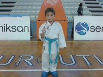 Foça'nın Altın Çocuğu Başarıya Doymuyor