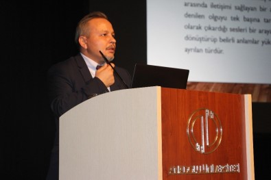 Anadolu Üniversitesi'nde 'Dilimiz Kimliğimizdir Konferansı' Düzenlendi