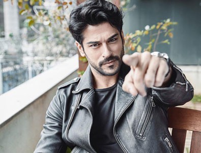 Burak Özçivit, Victoria Bonya'yı engelledi