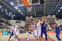 Çekişmeli Geçen Karşılaşmanın Galibi Anadolu Efes