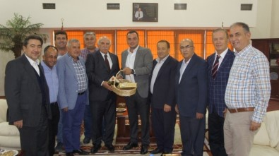 Eski Bakan Coşkun'dan Aydın Ticaret Borsası'nın Yeni Başkanı Çondur'a Ziyaret