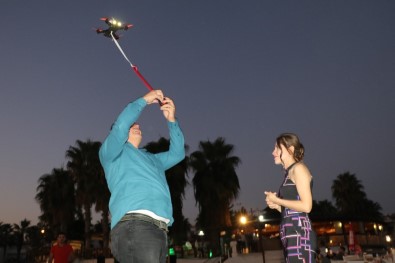 Sürpriz evlilik teklifinde yüzük Drone ile gökyüzünden geldi