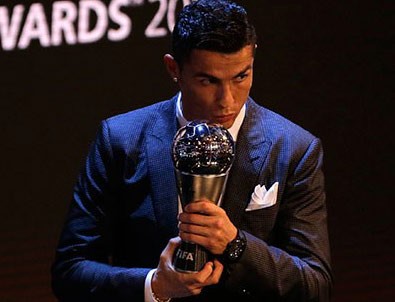 Yılın futbolcusu Ronaldo seçildi