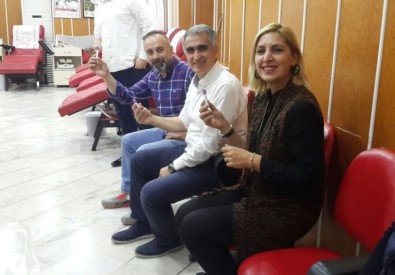 AK Parti Nilüfer'den Kan Ve Kök Hücre Bağışı