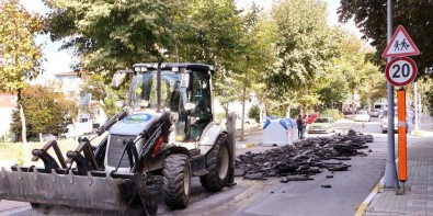 Avcılar Belediyesi Ekipleri Sağlıklı Ulaşım Koşulları İçin Çalışmalarını Sürdürüyor