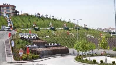 Pursaklar'da Ertuğrul Gazi Parkı Rengarenk Oldu
