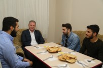 SİVAS VALİSİ - Vali Gül Öğrenci Evine Misafir Oldu