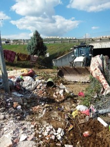 İzmit Belediyesi'nden Uyarı, 'Boş Alanlar Çöplük Değil'