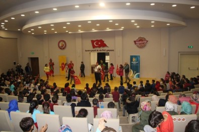 Seydişehir'de Medeniyet Okulu Tiyatrosuna Büyük İlgi