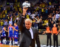 Yılın Koçu Ödülü Obradovic'in