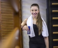 RED BULL - Ayşe Begüm Onbaşı, 10 Günde 5 Altın Madalya Kazandı
